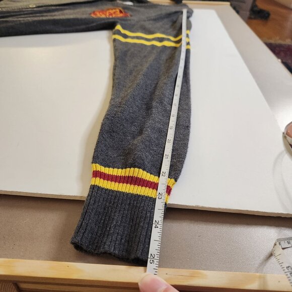 Harry Potter Cardigan Womens L Gray Varsity Gryffindor Embroidered Patch Button - Picture 7 of 7